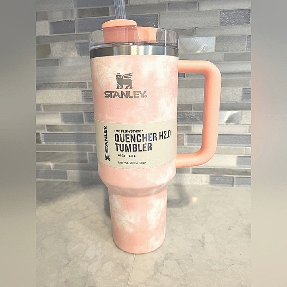 NWT Limited Edition Color STANLEY FlowState Quencher Tumbler 🔥🔥🔥🔥🔥